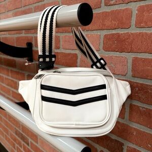 New (w/o tags) Black and White Adjustable Belt Bag